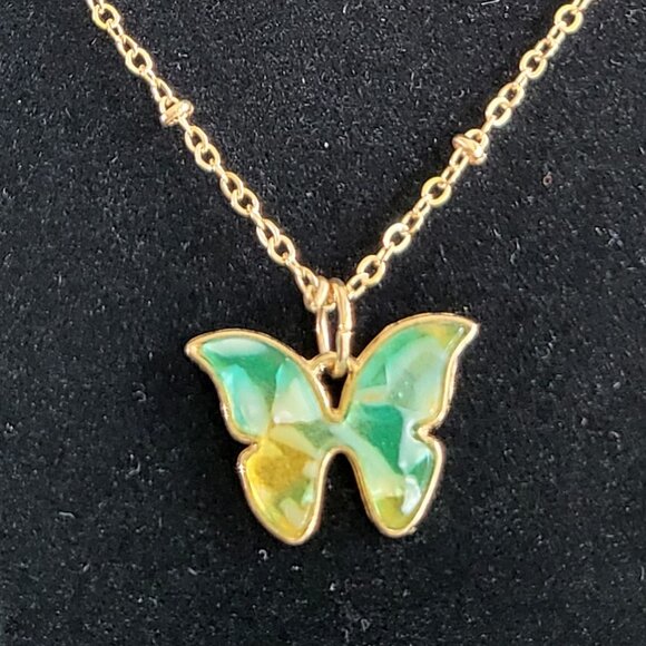 NWOT Green and yellow gold tone butterfly pendant on a 18-inch gold tone chain - Picture 1 of 8
